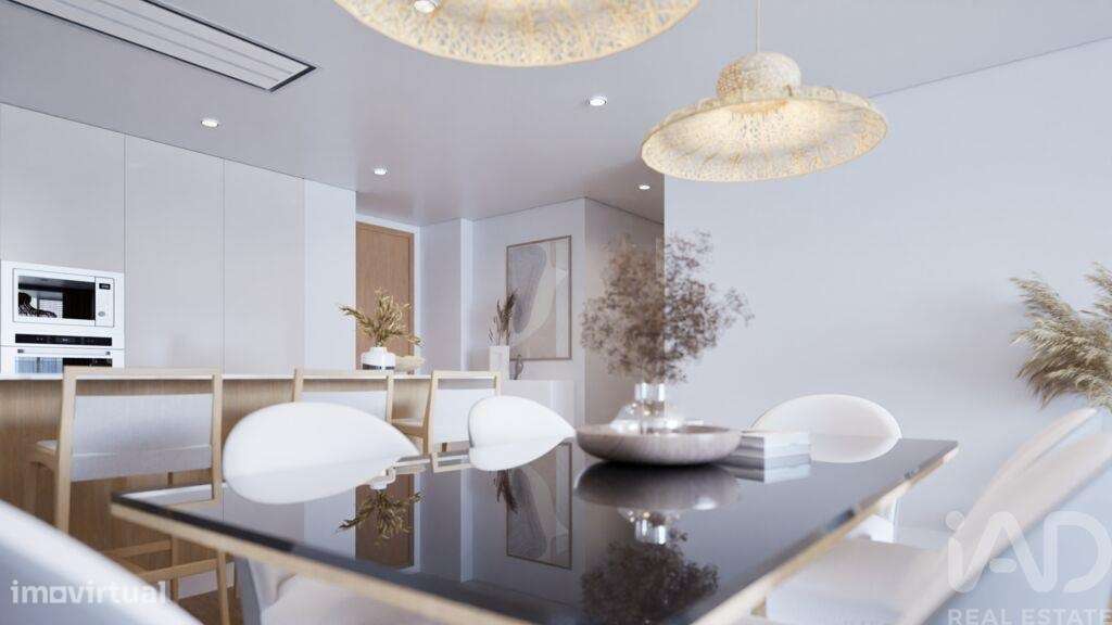 Apartamento T2 em Estreito de Câmara de Lobos de 104,00 m2 - Grande imagem: 4/17