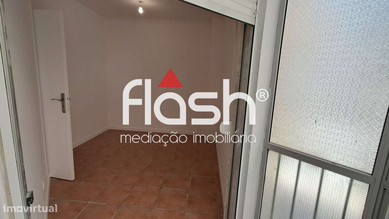 T3 com elevador e arrecadação em Mem Martins-27