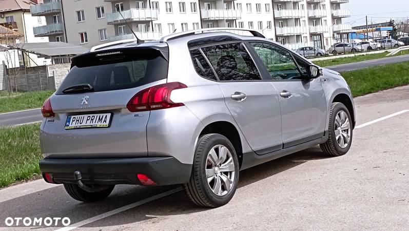 Peugeot 2008 1.2 Pure Tech Style EU6 - 4