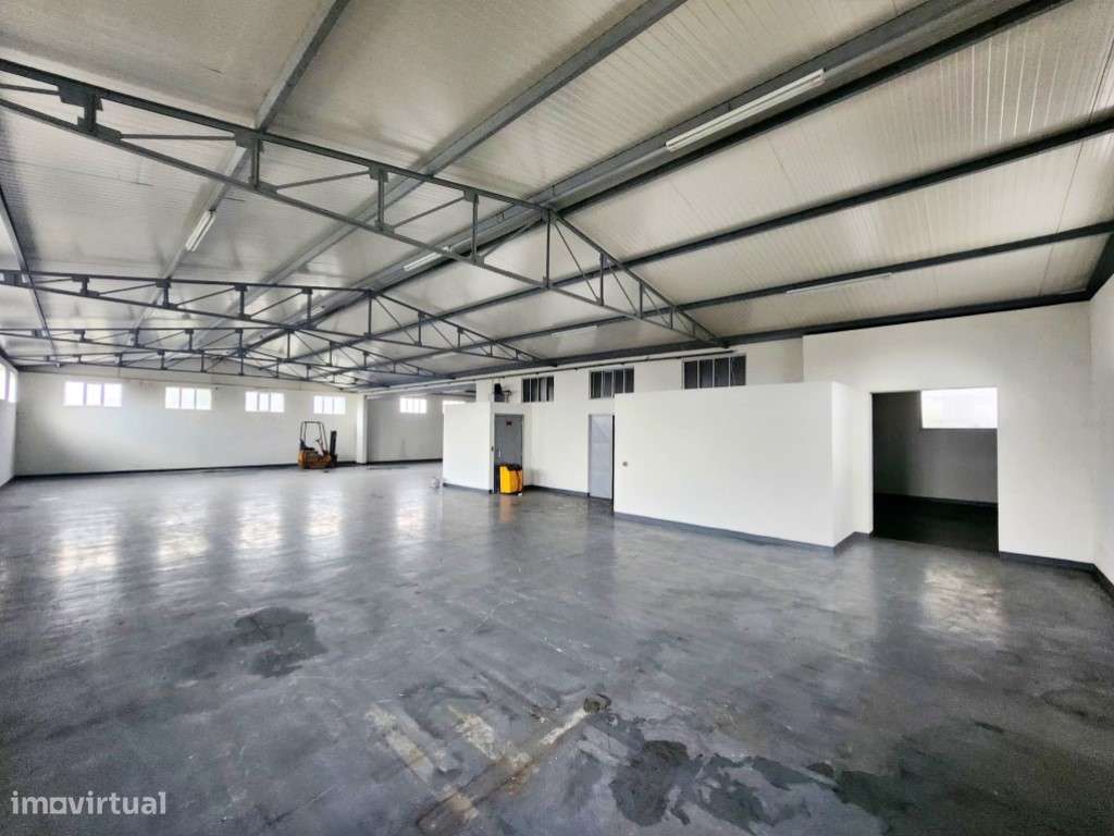 Armazém Renovado com Excelentes Acessos - Grande imagem: 2/27