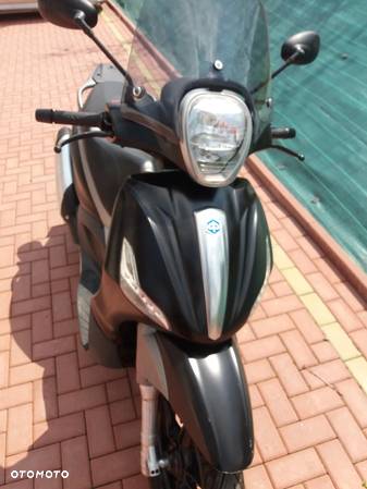 Piaggio Beverly - 1