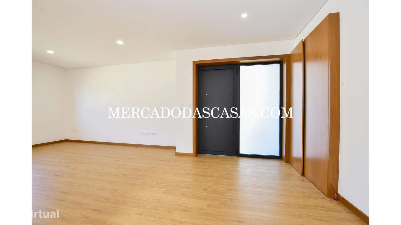 Moradia T3 Nova em S.M.Feira, junto ao castelo-17