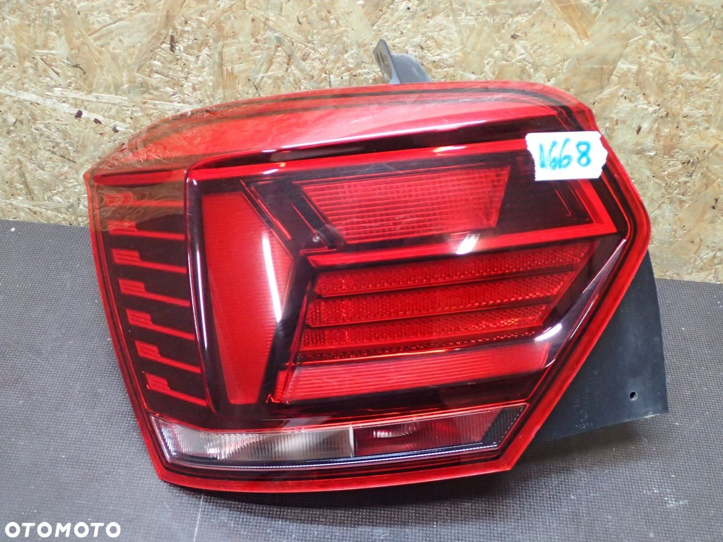 LAMPA TYŁ LEWA VW POLO LED 17- 2G0945095B - 1