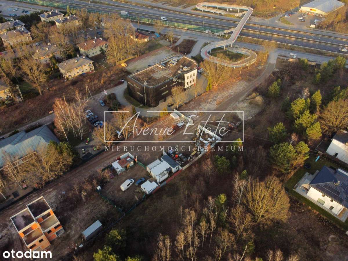 Działka Inwestycyjna Warszawa / Pzt na 3 Hale-0