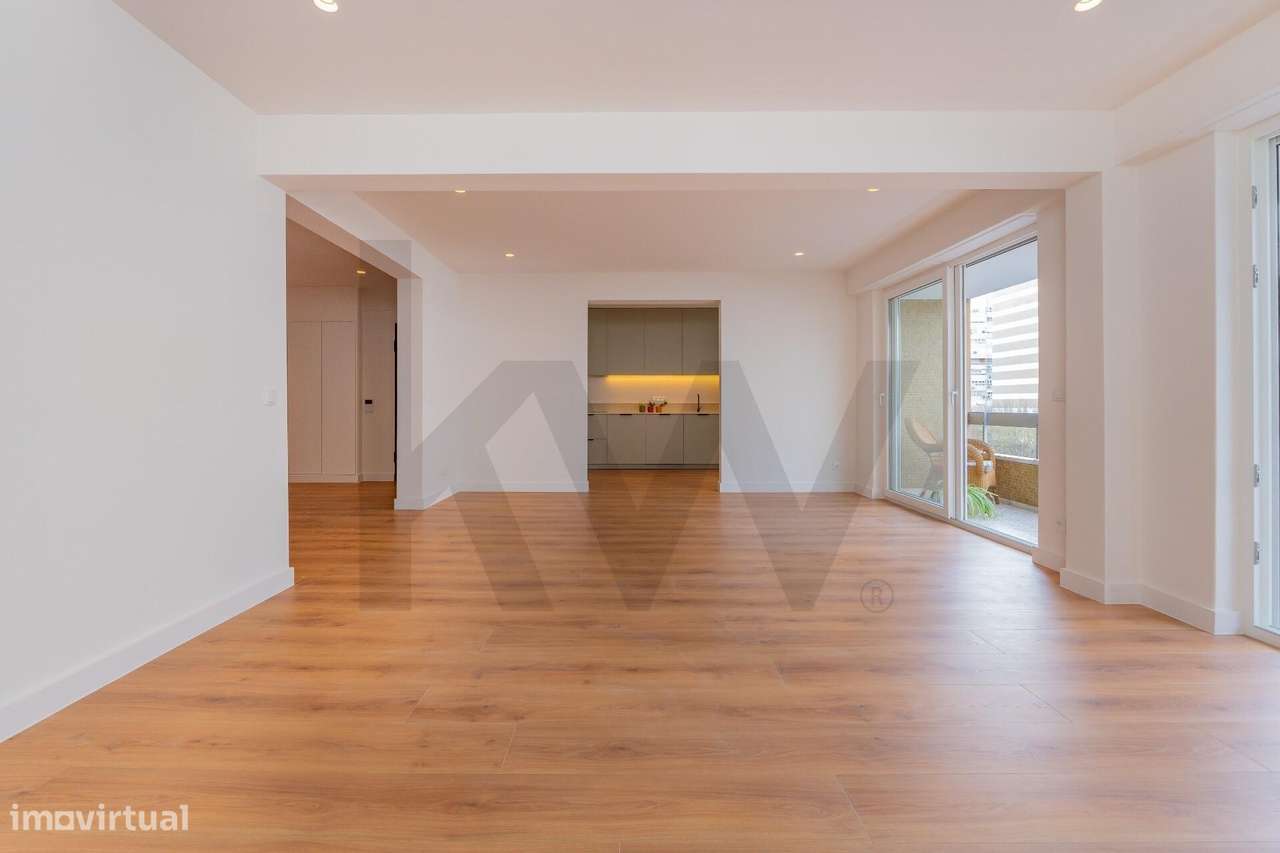 Apartamento T3 Totalmente Renovado | Portela Nascente – Praceta São Lu - Grande imagem: 5/39