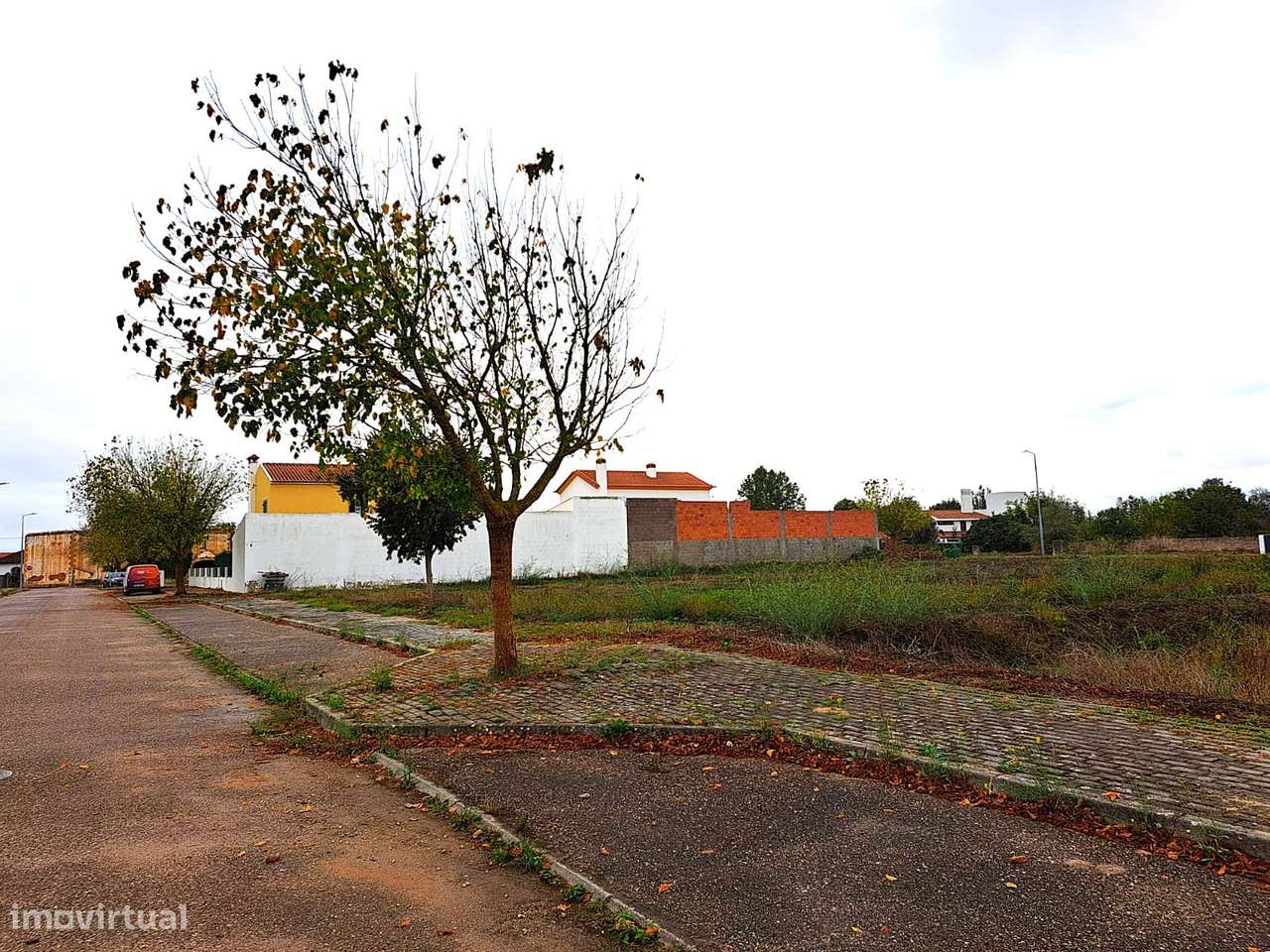 Lote Urbano - Moradia Geminada C/359 m2 - Grande imagem: 2/17