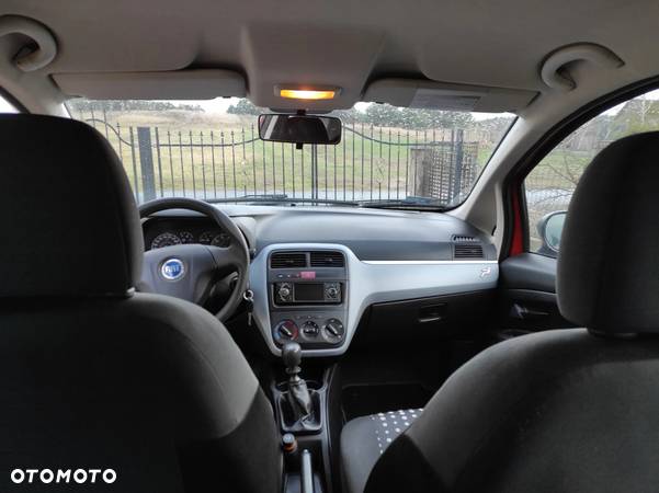 Fiat Grande Punto - 10