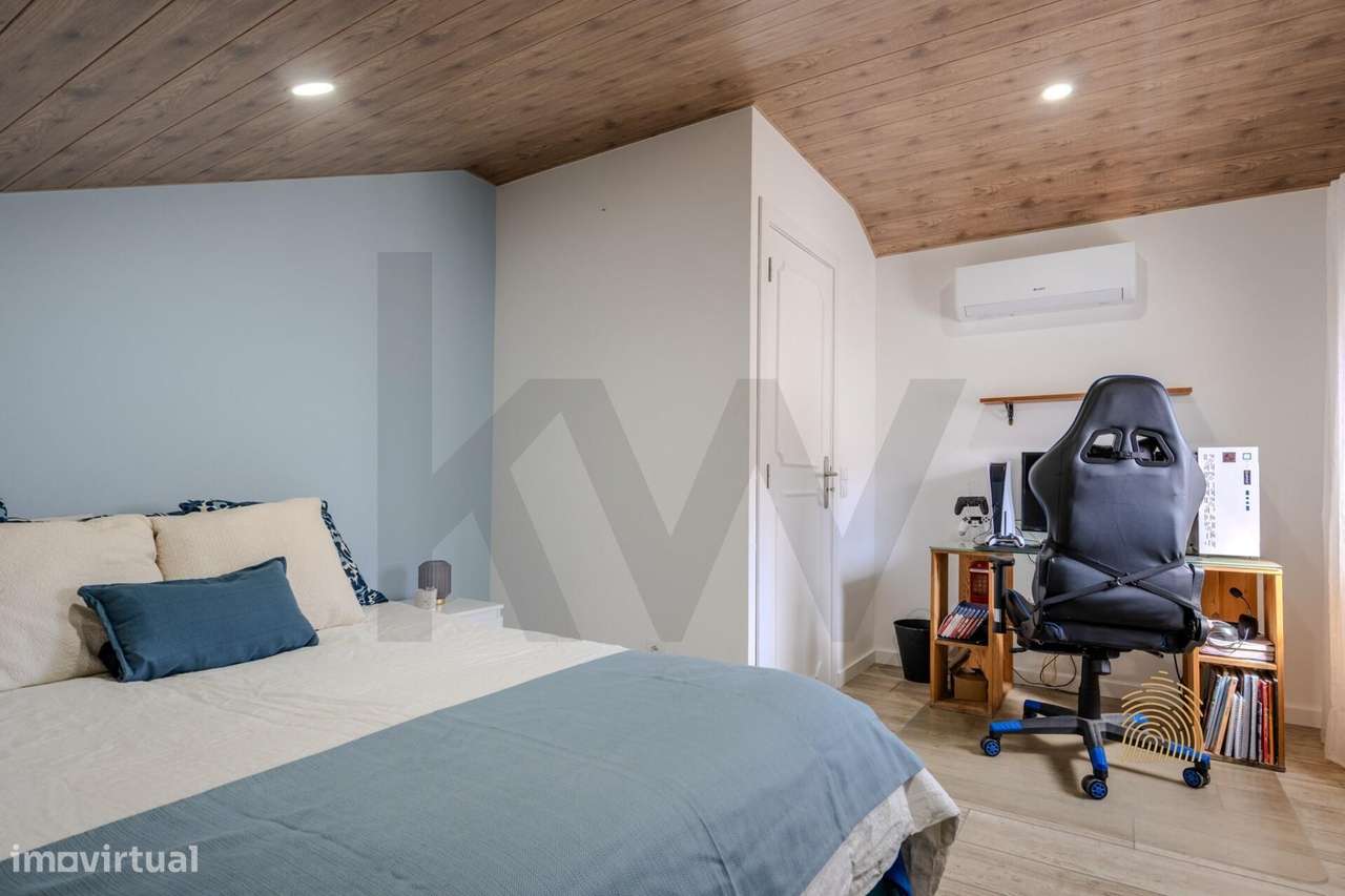Moradia T4 remodelada com jardim, terraço e garagem | Vendas Novas-35