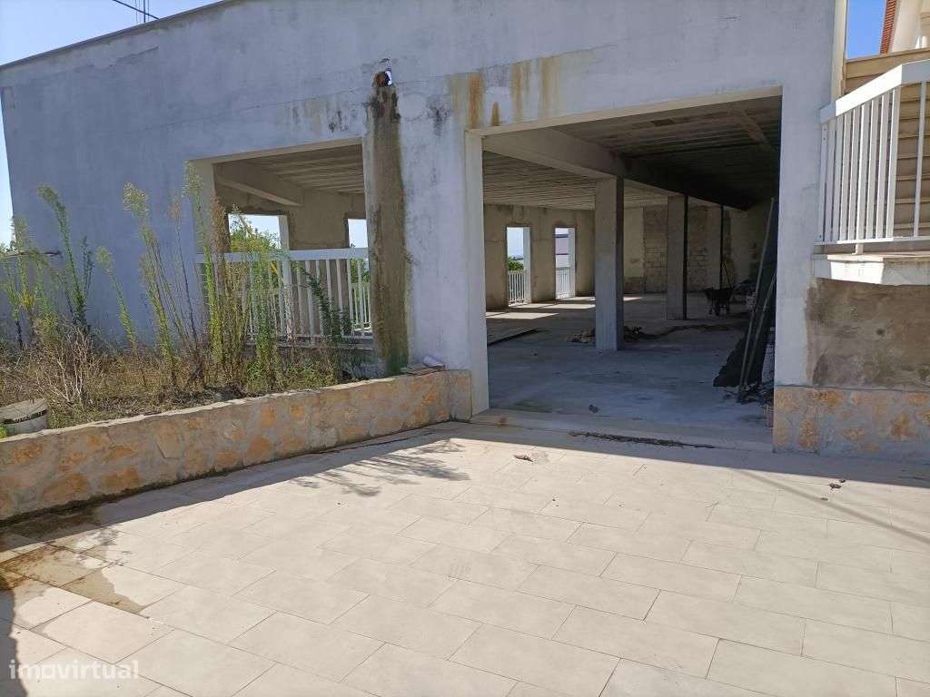 Moradia-T-8 com Terreno-Casal Jorge Dias-Alcobaça-Leiria-14