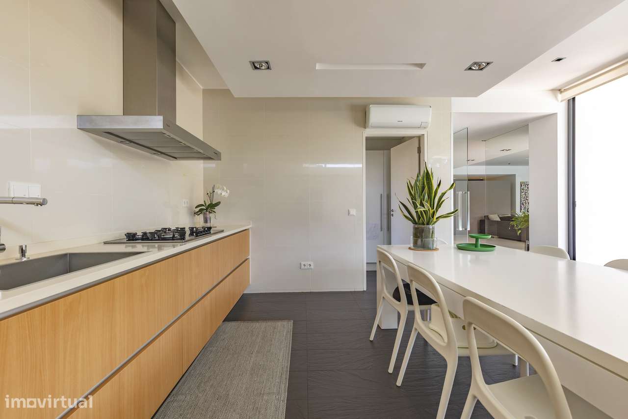 Moradia isolada T6 lote de 1002m2 piscina Sesimbra-33