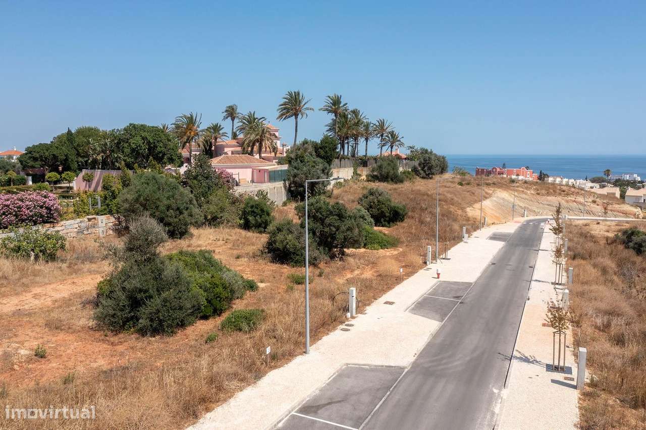 OPORTUNIDADE DE CONSTRUÇÃO – LOTE URBANO NA PRAIA DA LUZ - Grande imagem: 5/9