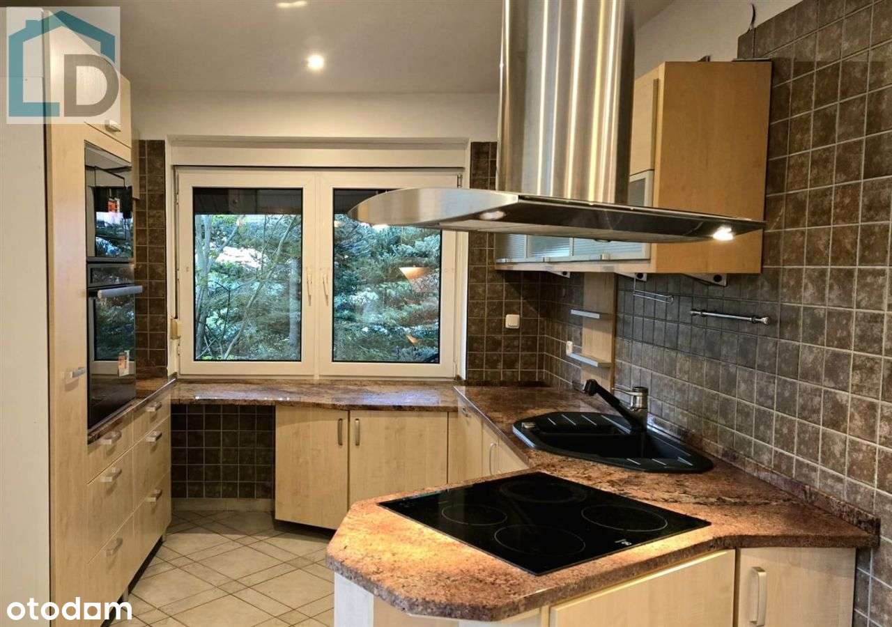 Dom w Bystrej przy lesie-8