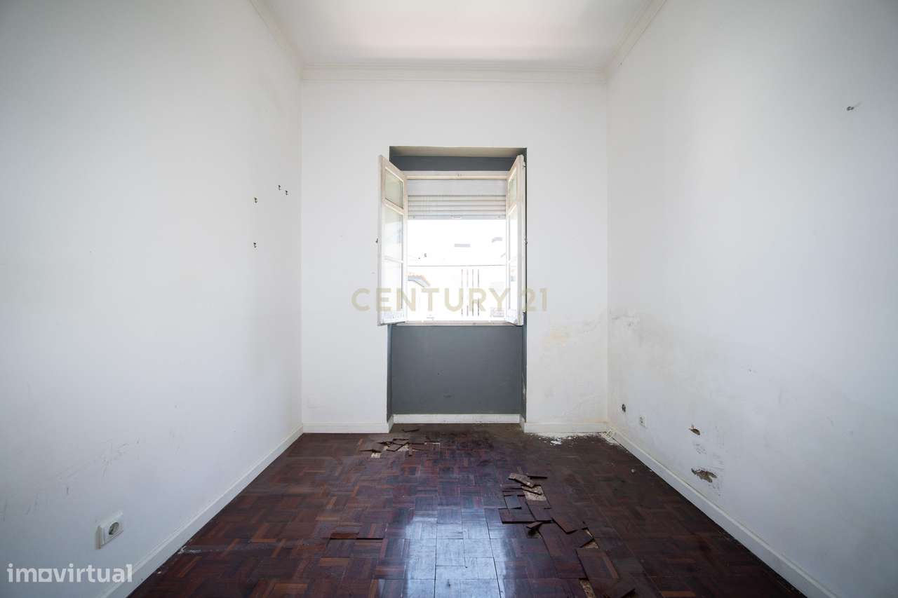 MORADIA PARA OBRAS TOTAIS EM CARNIDE-19