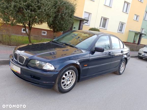 BMW Seria 3 318i - 11