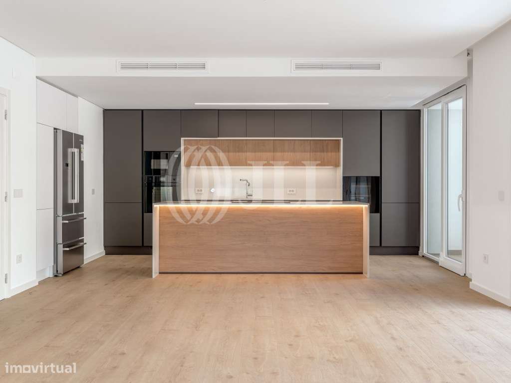 Apartamento T3 com vista mar e garagem em Cascais - Grande imagem: 2/31