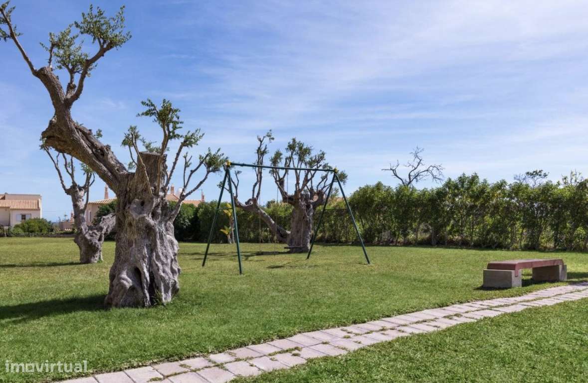 Pequena moradia com piscina em Pera .. Aluguer anual - Grande imagem: 4/14