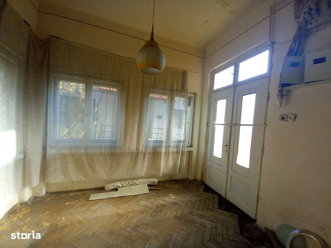 REDUCERE DE PRET!!  Casa cu 620 mp teren, intr-o zonă exclusivistă !-9