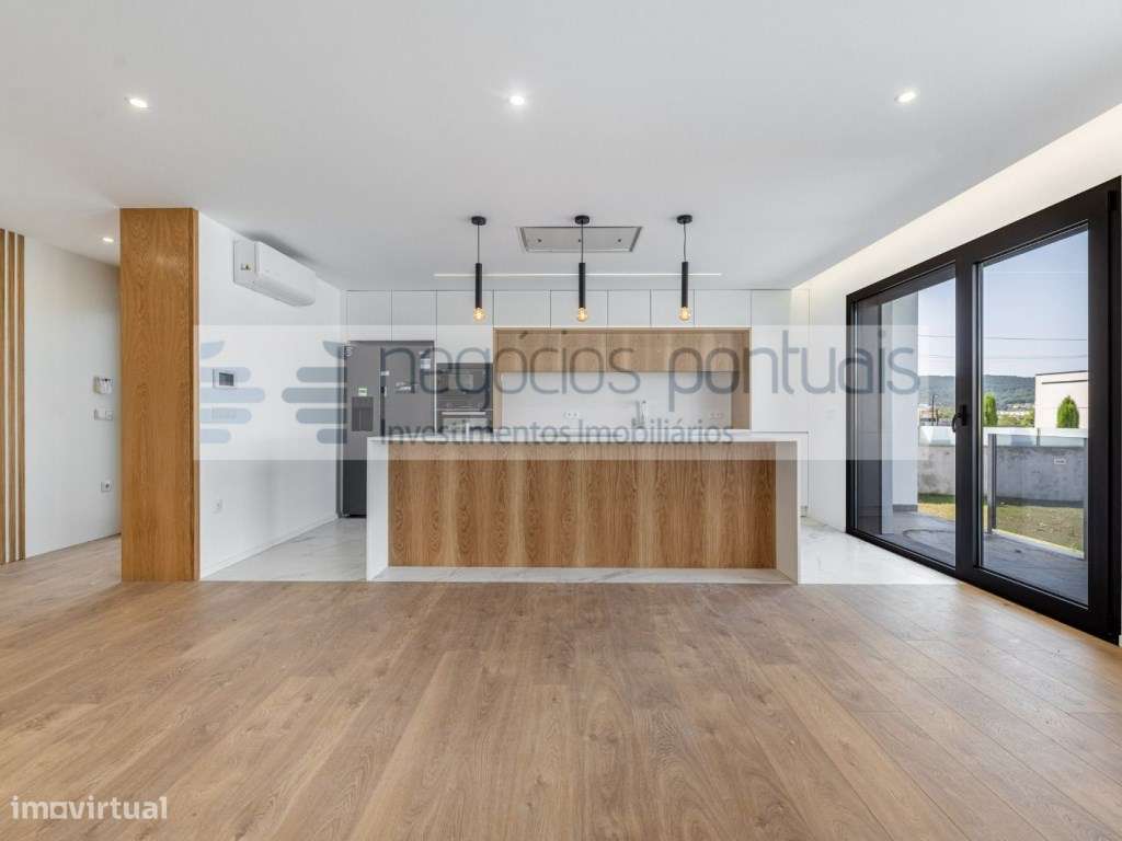 Moradia térrea T3 com piscina - Grande imagem: 3/21