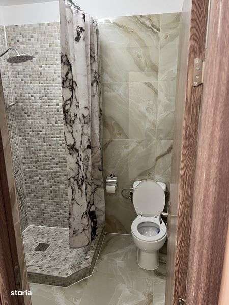 Inchiriez camera in regim hotelier cu terasa - Imagine principală: 4/8