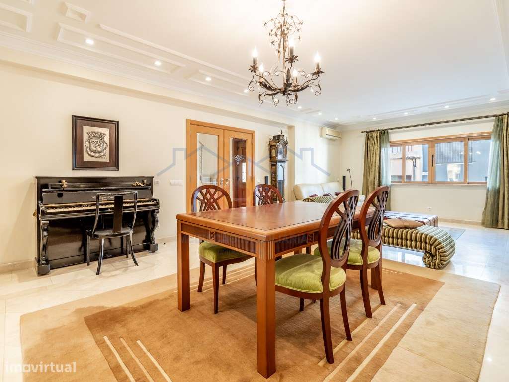 Moradia T5 de Luxo + Apartamento T3 - Lagoa-39