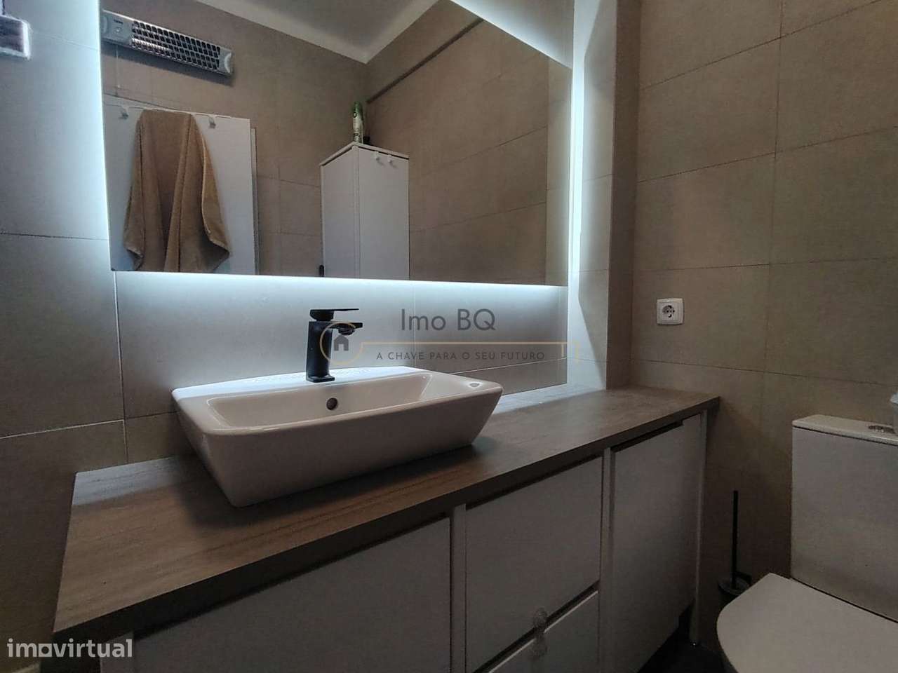 Apartamento T2 Renovado - Venteira-8