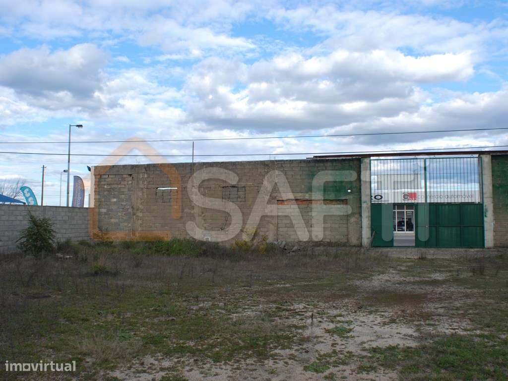 Armazém de 562 m2 em Lote de 2305m2 Ponte de Sor (Av. Liberdade) - Grande imagem: 4/27