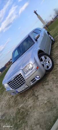 Chrysler 300C Touring 5.7 V8 HEMI Automatik - 25