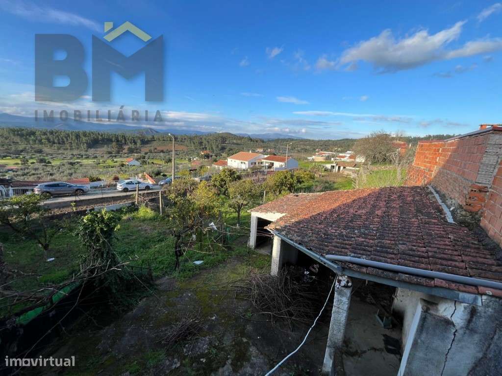 Moradia T2, com quintal, para venda em Salgueiro do Campo! - Grande imagem: 2/31