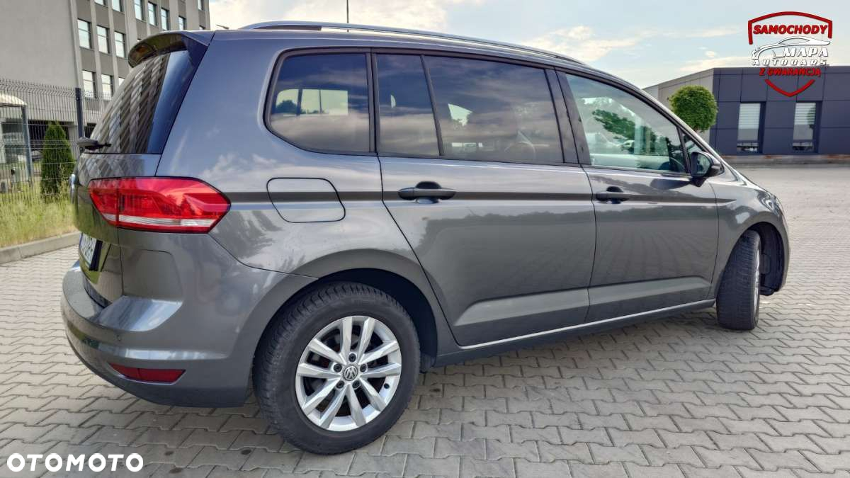 Volkswagen Touran - 12