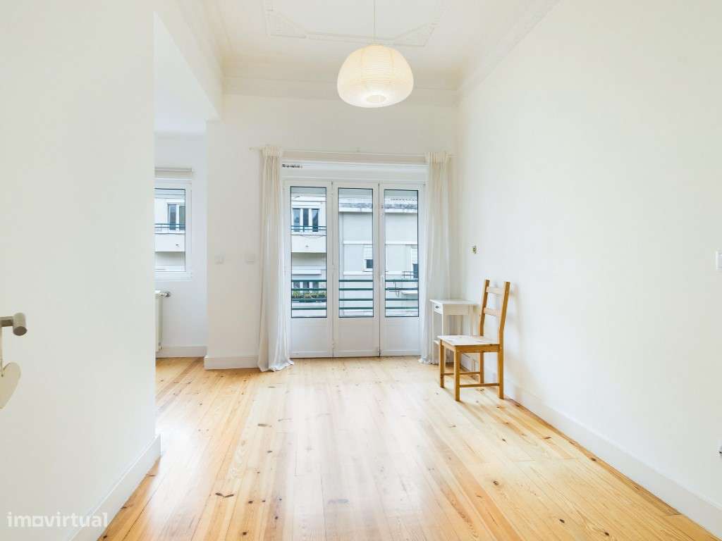 Apartamento T3 duplex junto à Praça de Espanha, Lisboa-11