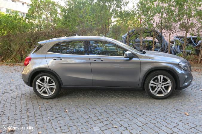 Mercedes-Benz GLA 200 UrbanStyle Edition - 3