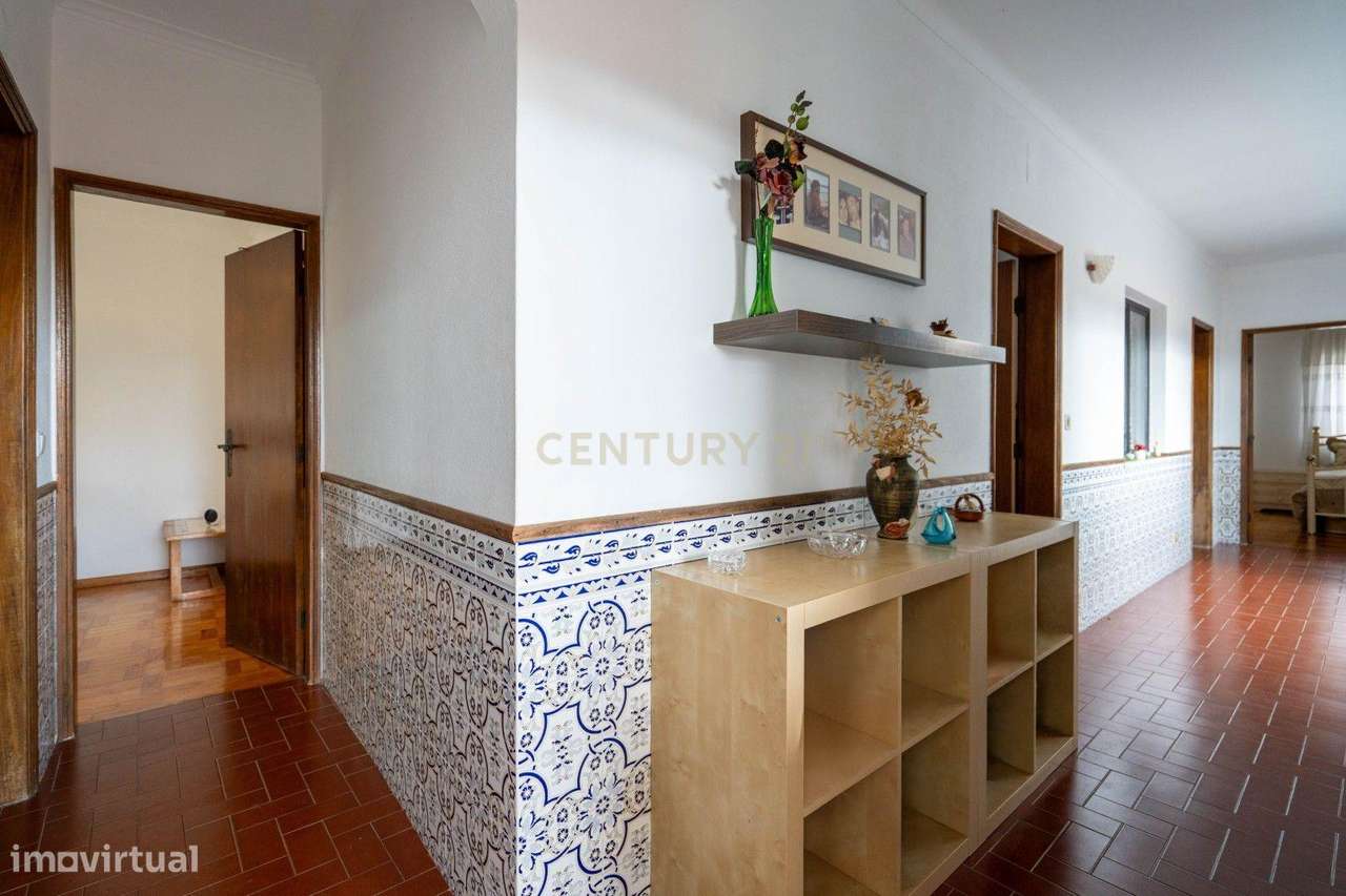Moradia T3 + 1, com Terreno, em Vila Nova de Poiares-7