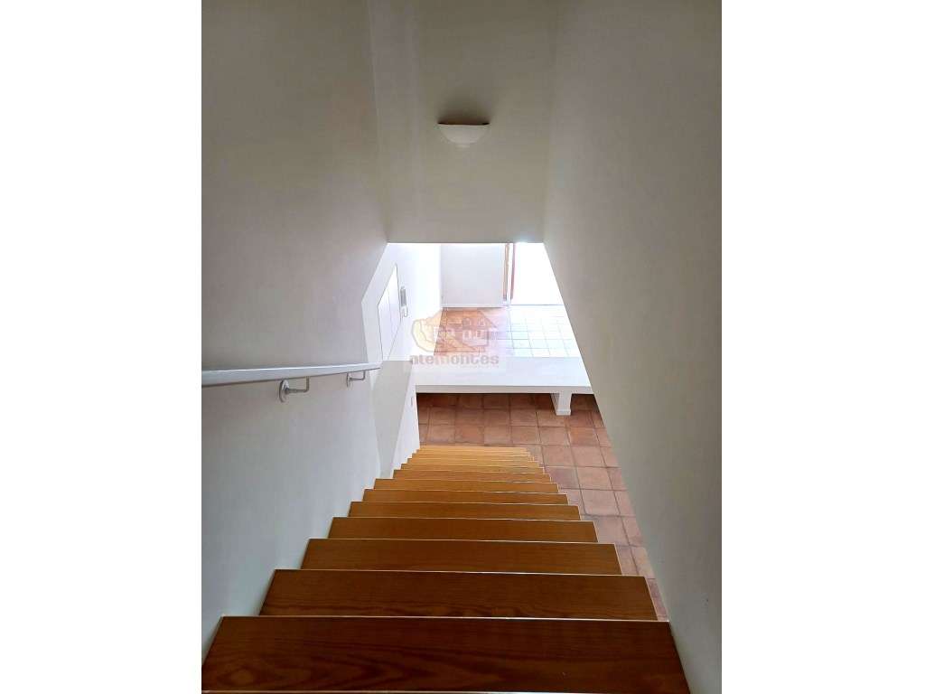 Moradia renovada - centro-12