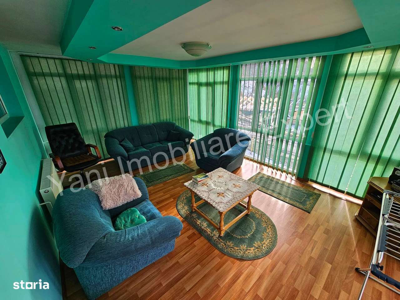 Casă de vânzare în Curtea de Argeș. - Imagine principală: 5/20