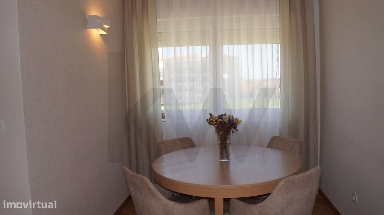 Linda a Velha - 1º Andar Remodelado, Mobilado e com Financiamento Gara-11