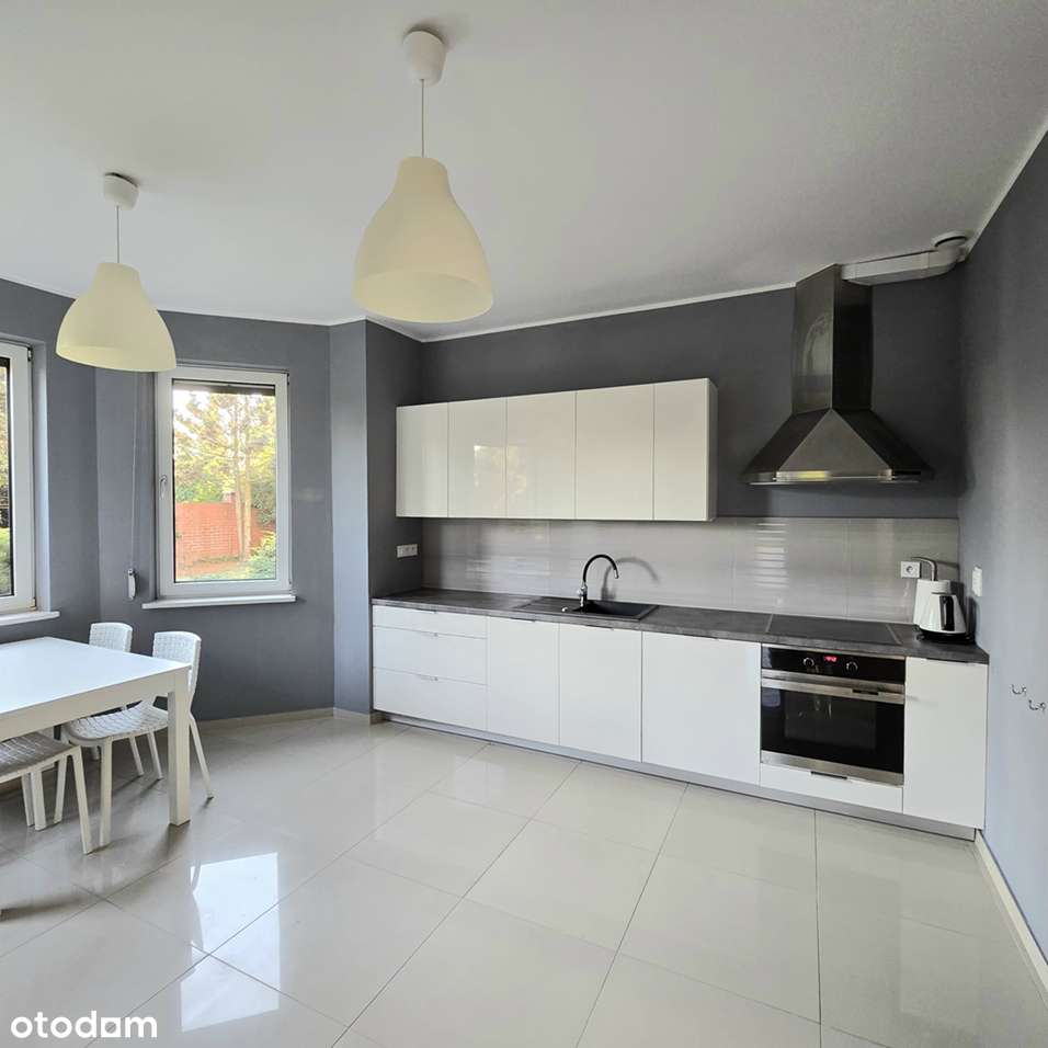 Komfortowy dom z ogrodem i niezależnym mieszkaniem-10