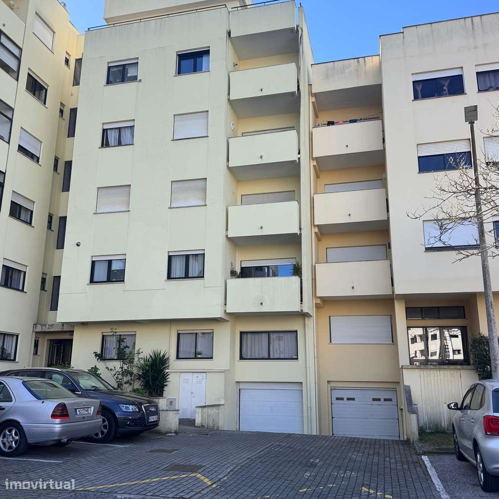 T1 com garagem - Zona central de Leiria-11