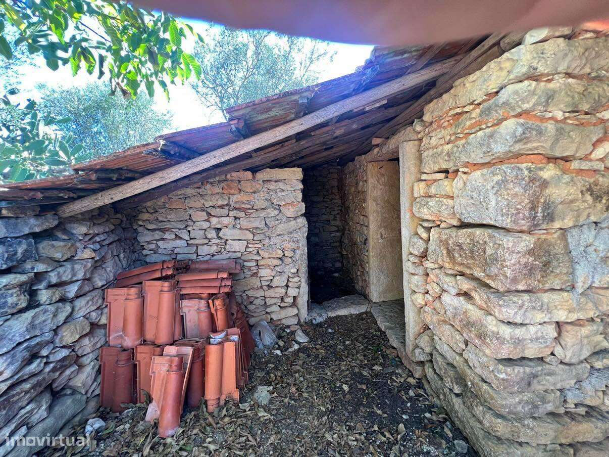 Casa em Pedra - CH3172/26-9