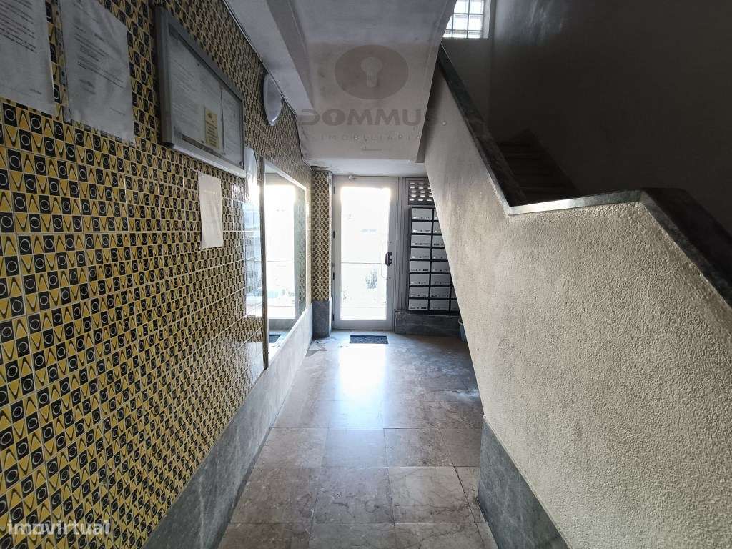 Apartamento T1 na Reboleira totalmente remodelado com terraço-19