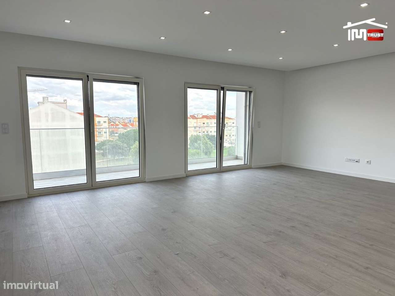 Incrivel Apartamento T2 com Varanda, e Arrecadação - Grande imagem: 4/19