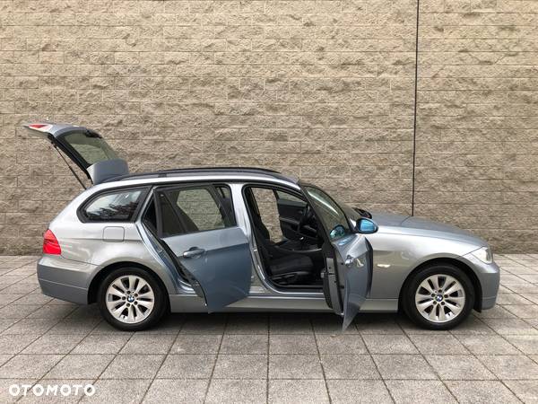 BMW Seria 3 320i - 26