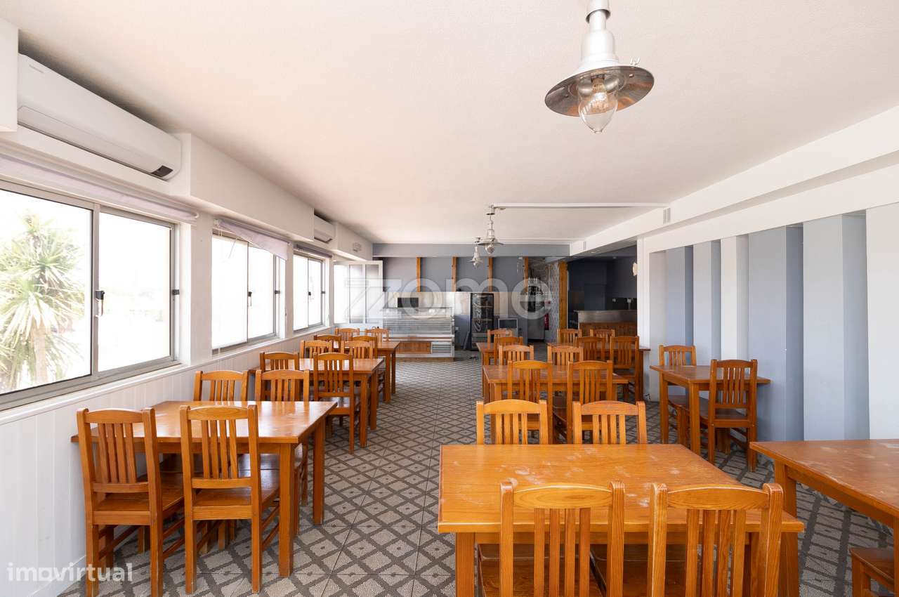 Edifício Comercial e Habitacional a 2 minutos da praia do Carvalhal - Grande imagem: 4/30