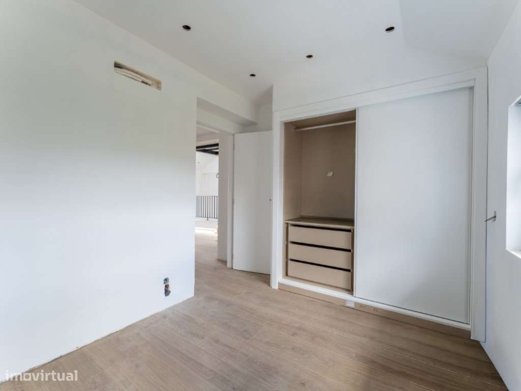 Excelente apartamento duplex T3 com vista mar-23