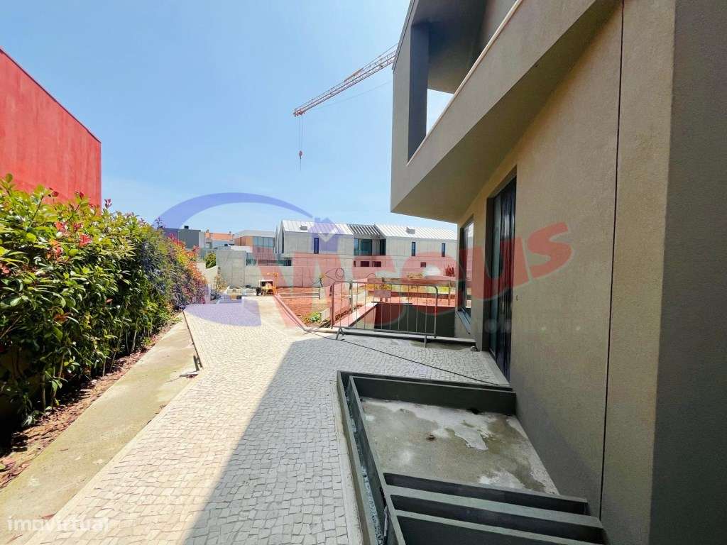 Moradia T3 + Escritório Nova junto à Praia Canidelo - Grande imagem: 4/45