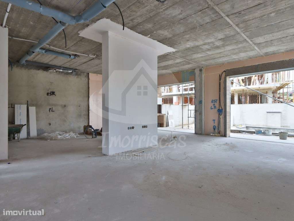 Moradia T4 com piscina junto ao Parque Urbano de Santa Iria de Azóia - Grande imagem: 5/23