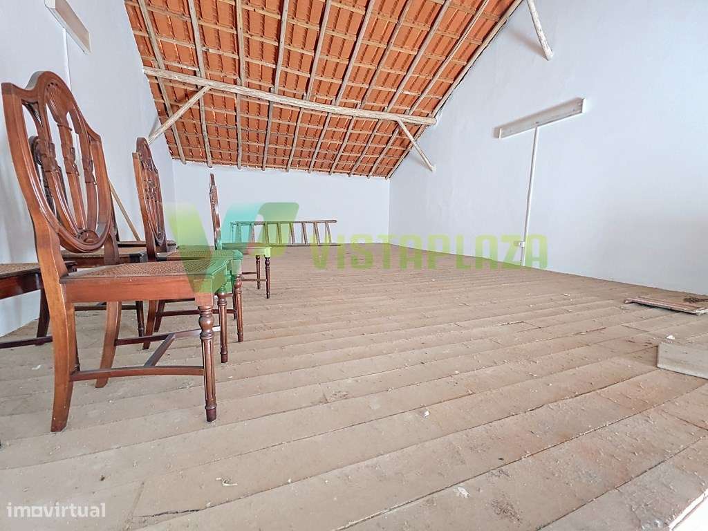 Garagem com Potencial para transformar Loft no Centro de Portimão - Grande imagem: 4/23