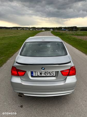 BMW Seria 3 318d - 6