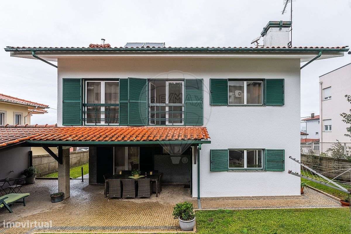 Moradia T5 individual em Nogueira - Braga-16