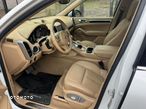 Porsche Cayenne S Hybrid Tiptronic S - 28