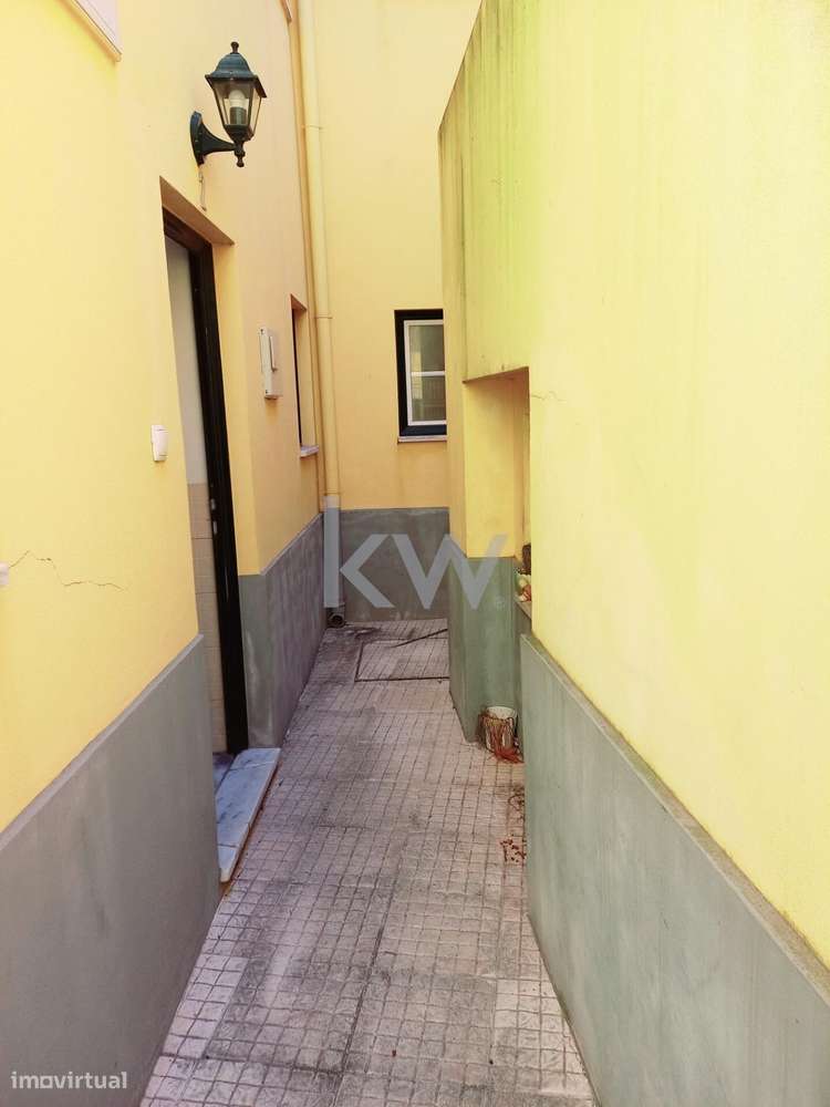 Ajuda | junto ao Convento da Boa Hora | rés-do-chão | duplex | T1| rea - Grande imagem: 5/7